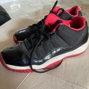 air jordans 11 red and black size 6